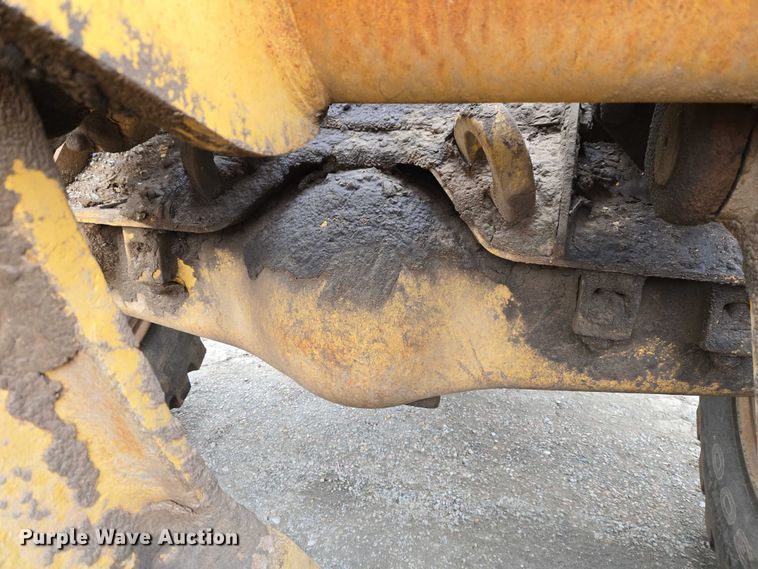image for item ET5364 1982 Caterpillar 966D wheel loader