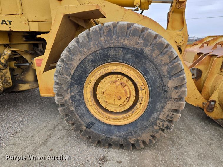 image for item ET5364 1982 Caterpillar 966D wheel loader