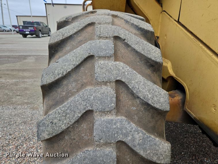 image for item ET5364 1982 Caterpillar 966D wheel loader