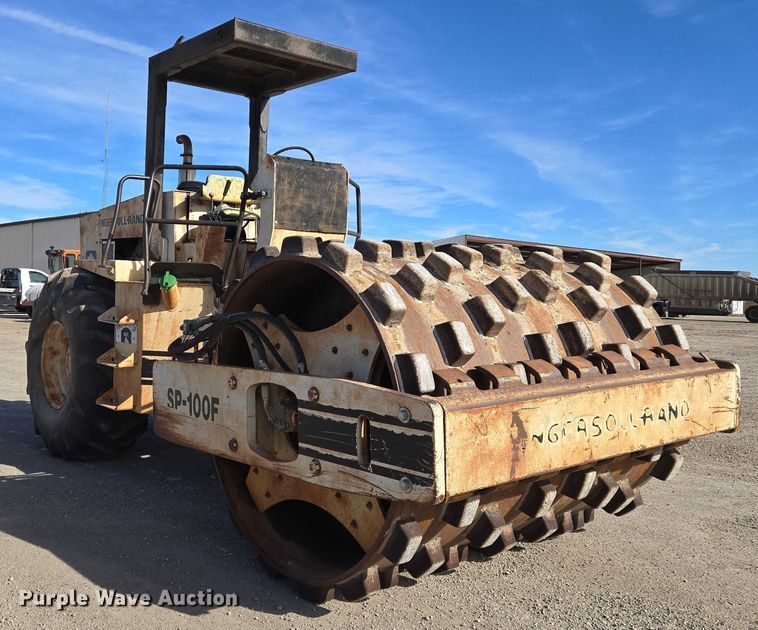 image for item ET5366 1987 Ingersoll Rand SD-100F single drum vibratory roller