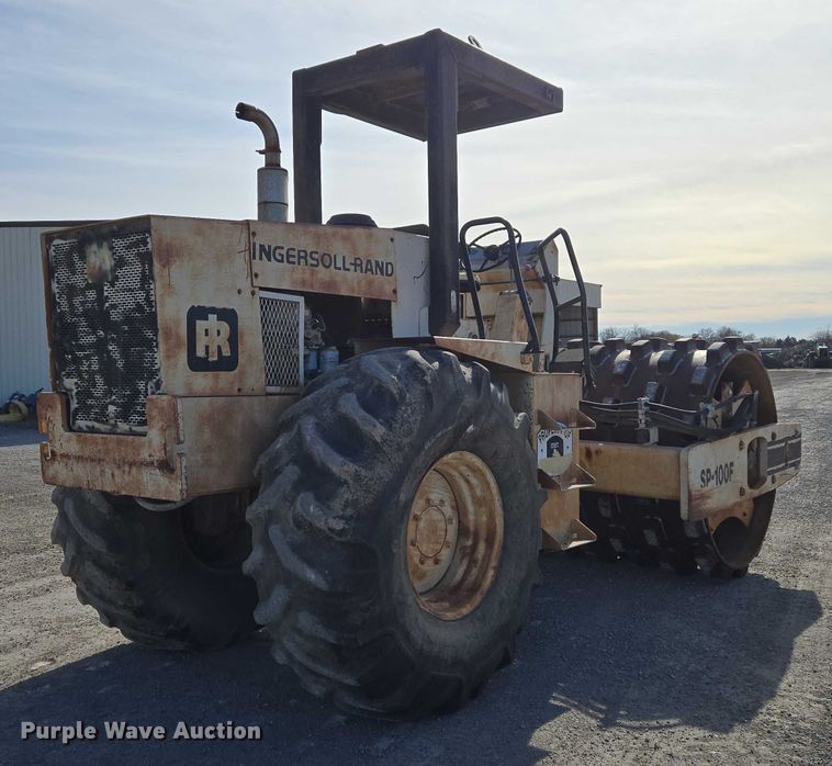 image for item ET5366 1987 Ingersoll Rand SD-100F single drum vibratory roller