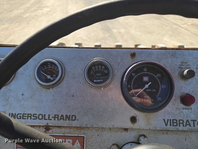 image for item ET5366 1987 Ingersoll Rand SD-100F single drum vibratory roller