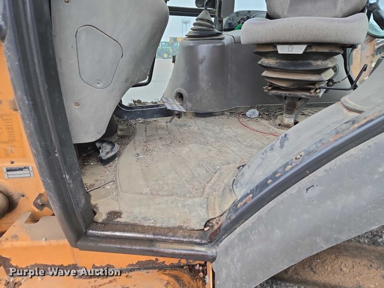 image for item ET5368 2002 Case 580 Super M backhoe