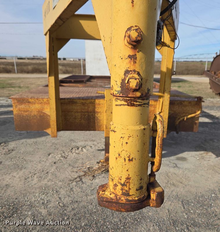 image for item ET5370 1986 Carrier King 2.206 equipment trailer