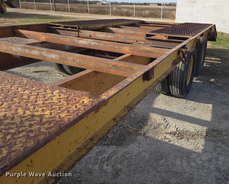 image for item ET5370 1986 Carrier King 2.206 equipment trailer