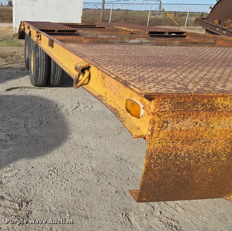 image for item ET5370 1986 Carrier King 2.206 equipment trailer