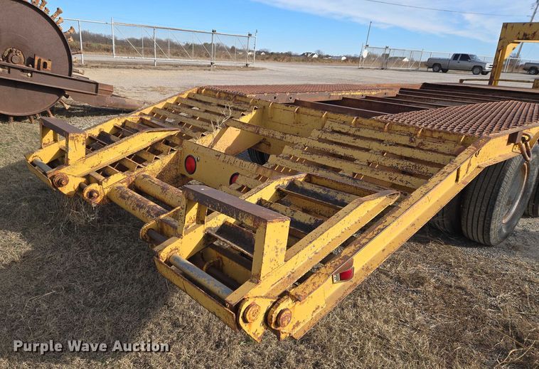 image for item ET5370 1986 Carrier King 2.206 equipment trailer