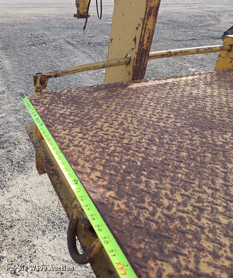 image for item ET5370 1986 Carrier King 2.206 equipment trailer