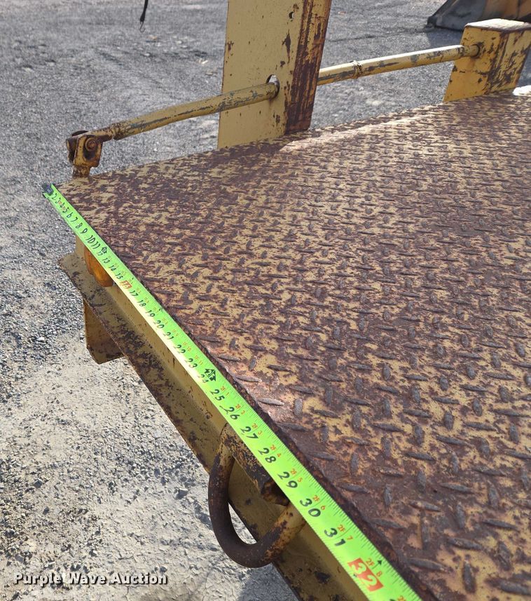 image for item ET5370 1986 Carrier King 2.206 equipment trailer