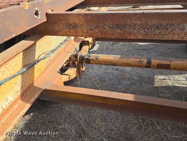 image for item ET5370 1986 Carrier King 2.206 equipment trailer