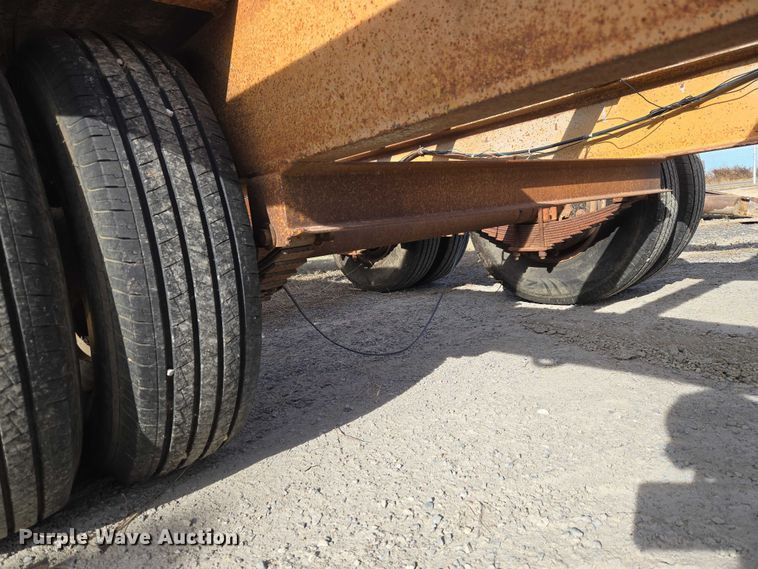 image for item ET5370 1986 Carrier King 2.206 equipment trailer