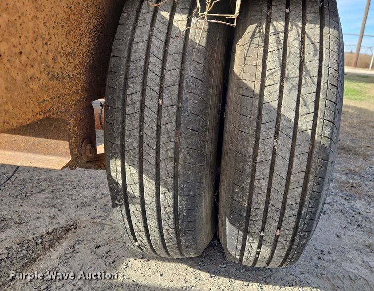 image for item ET5370 1986 Carrier King 2.206 equipment trailer