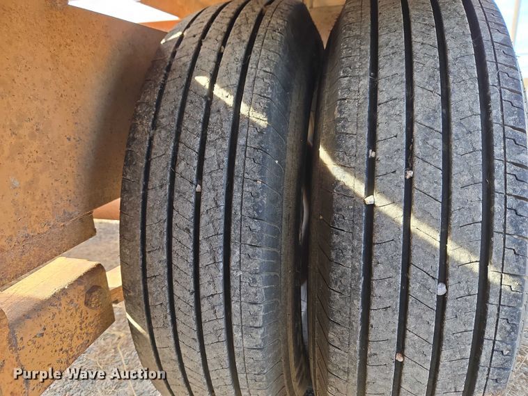 image for item ET5370 1986 Carrier King 2.206 equipment trailer