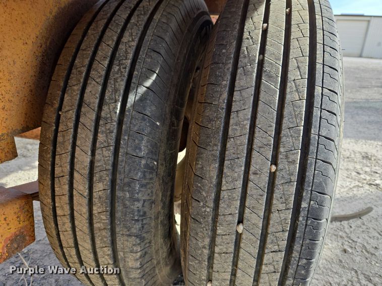 image for item ET5370 1986 Carrier King 2.206 equipment trailer