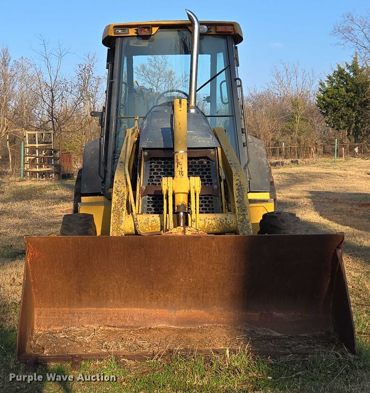 image for item ET5373 2002 John Deere 410G backhoe