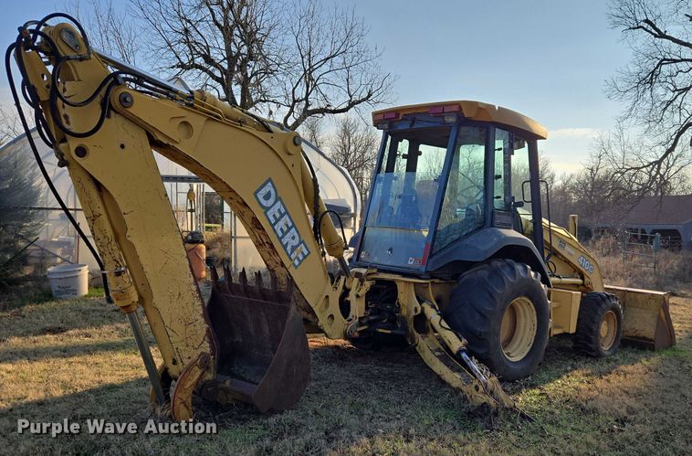 image for item ET5373 2002 John Deere 410G backhoe