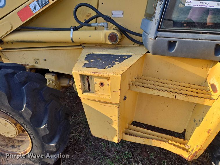 image for item ET5373 2002 John Deere 410G backhoe