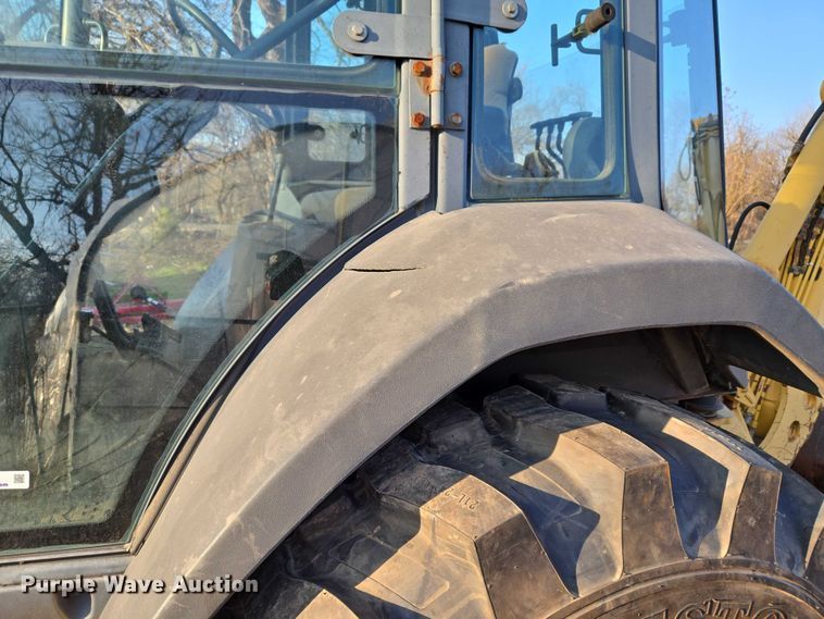 image for item ET5373 2002 John Deere 410G backhoe