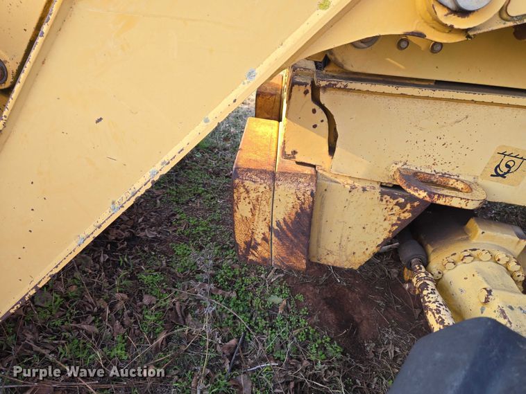 image for item ET5373 2002 John Deere 410G backhoe