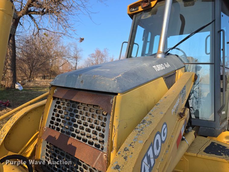 image for item ET5373 2002 John Deere 410G backhoe