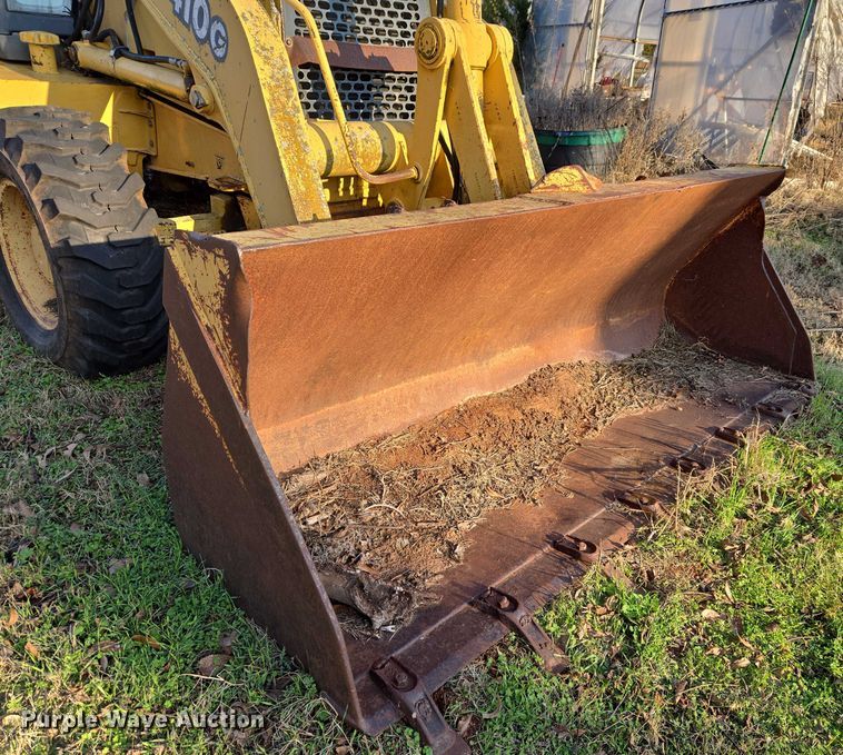 image for item ET5373 2002 John Deere 410G backhoe