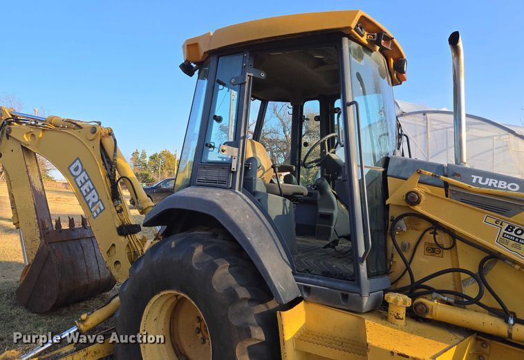 image for item ET5373 2002 John Deere 410G backhoe