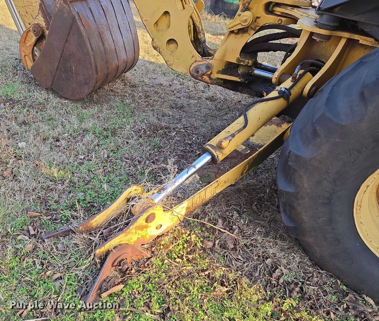 image for item ET5373 2002 John Deere 410G backhoe