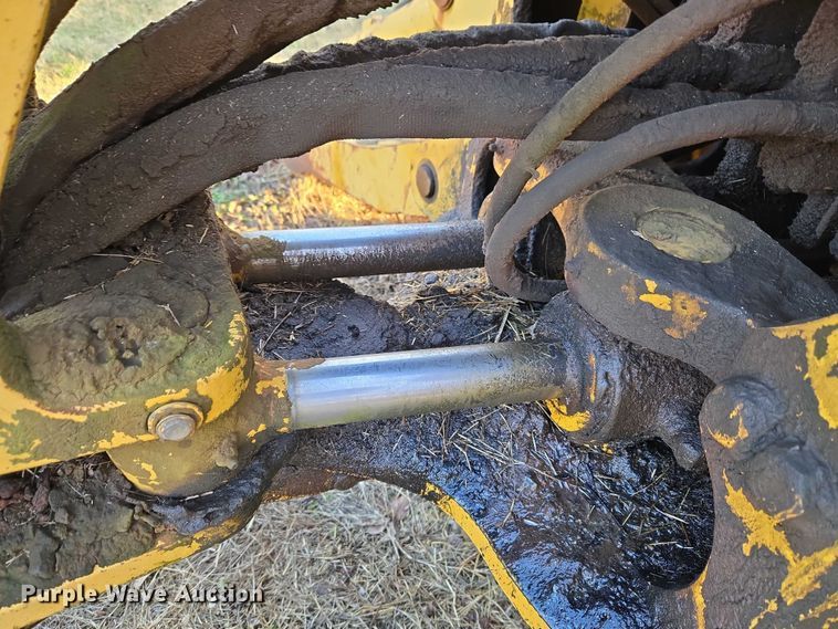 image for item ET5373 2002 John Deere 410G backhoe