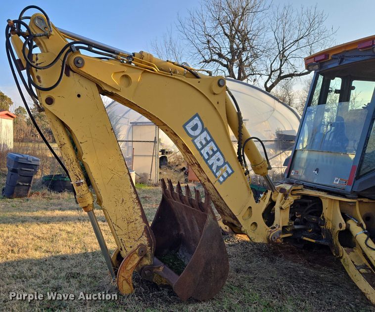 image for item ET5373 2002 John Deere 410G backhoe