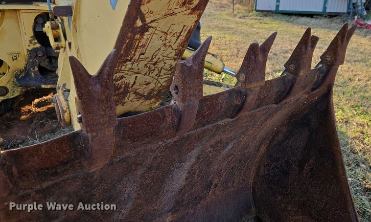 image for item ET5373 2002 John Deere 410G backhoe