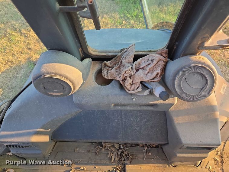 image for item ET5373 2002 John Deere 410G backhoe