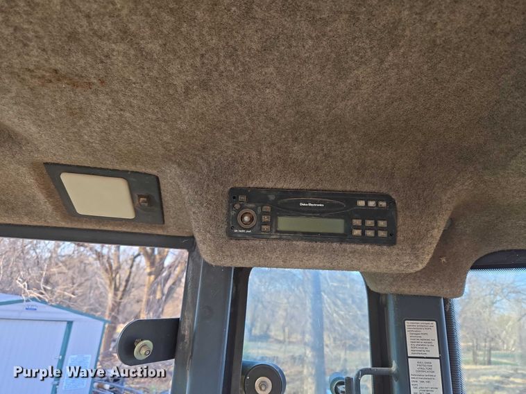 image for item ET5373 2002 John Deere 410G backhoe