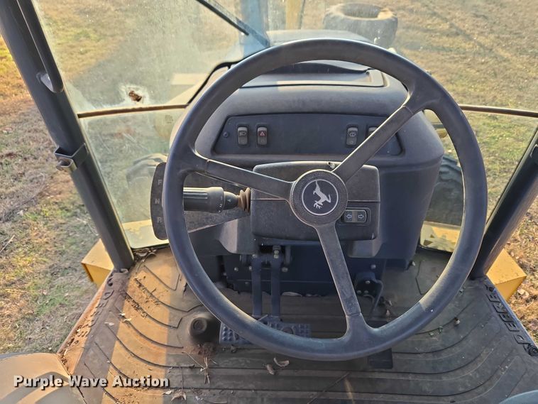 image for item ET5373 2002 John Deere 410G backhoe