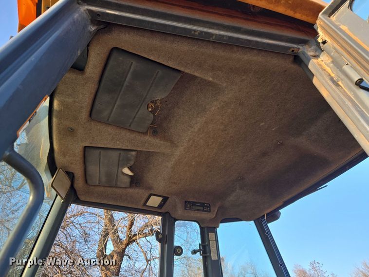 image for item ET5373 2002 John Deere 410G backhoe