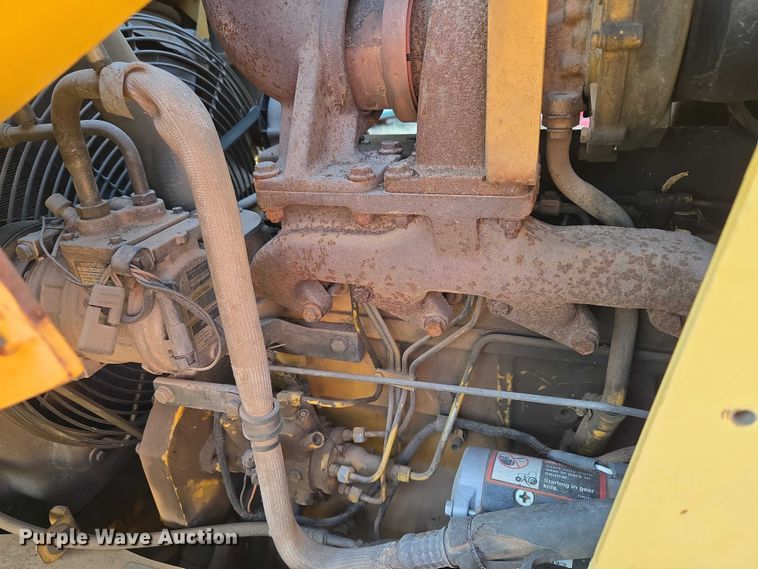 image for item ET5373 2002 John Deere 410G backhoe