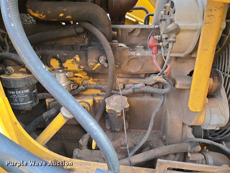 image for item ET5373 2002 John Deere 410G backhoe