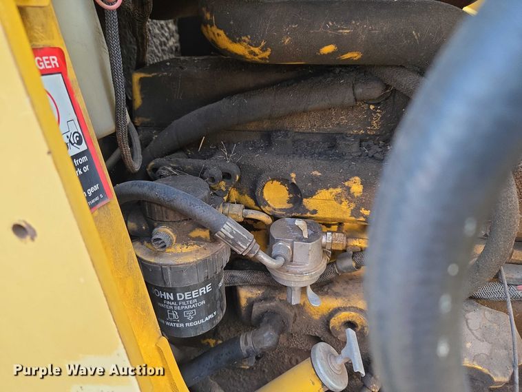 image for item ET5373 2002 John Deere 410G backhoe