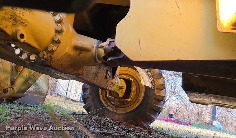 image for item ET5373 2002 John Deere 410G backhoe