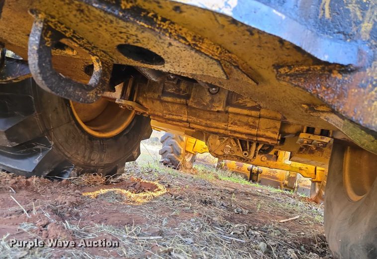 image for item ET5373 2002 John Deere 410G backhoe