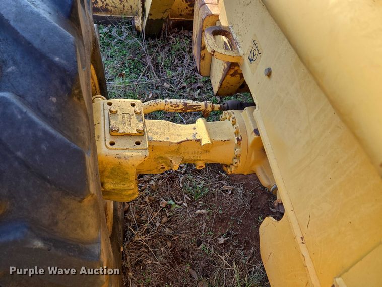 image for item ET5373 2002 John Deere 410G backhoe