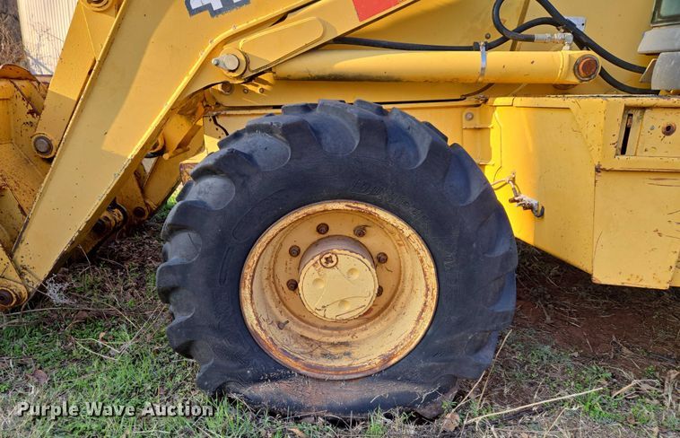 image for item ET5373 2002 John Deere 410G backhoe