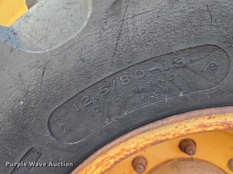 image for item ET5373 2002 John Deere 410G backhoe