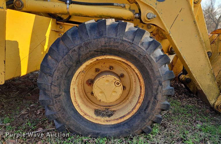 image for item ET5373 2002 John Deere 410G backhoe