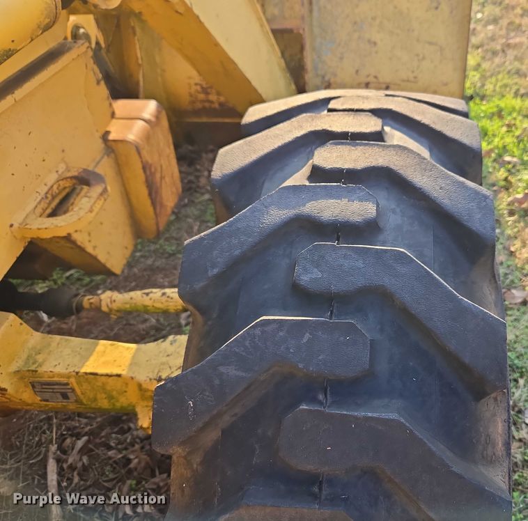 image for item ET5373 2002 John Deere 410G backhoe