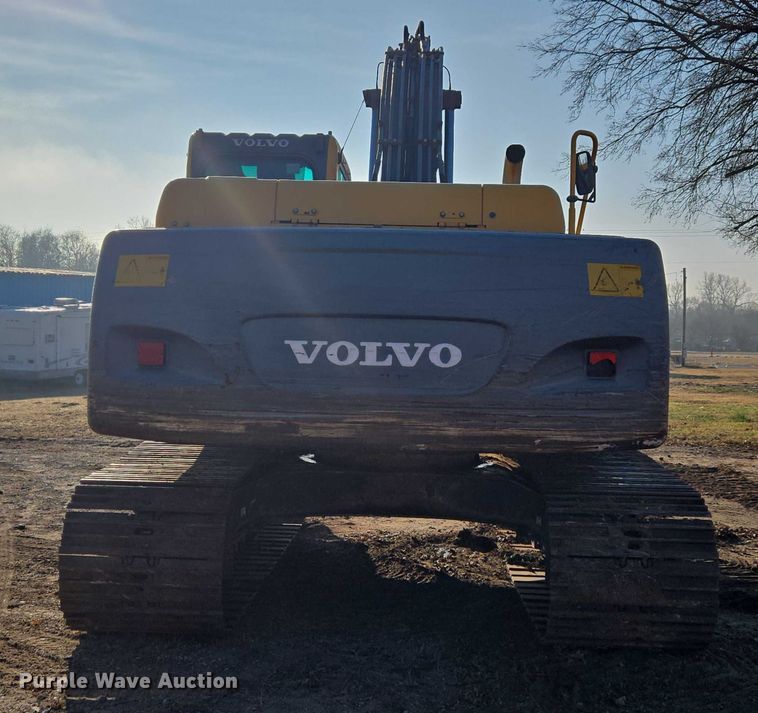 image for item ET5375 2005 Volvo EC210B LC excavator