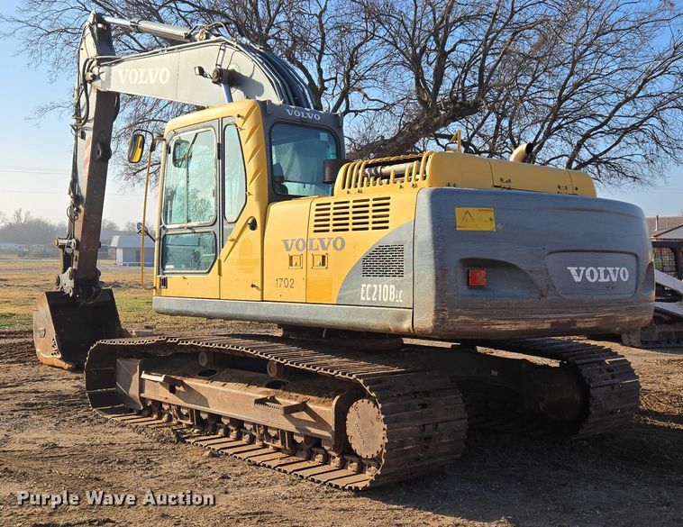 image for item ET5375 2005 Volvo EC210B LC excavator
