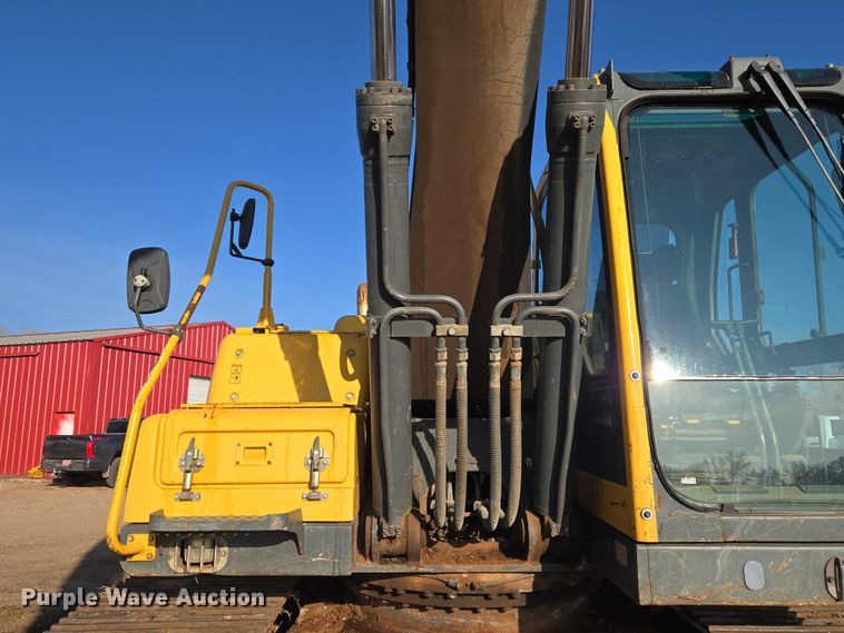 image for item ET5375 2005 Volvo EC210B LC excavator