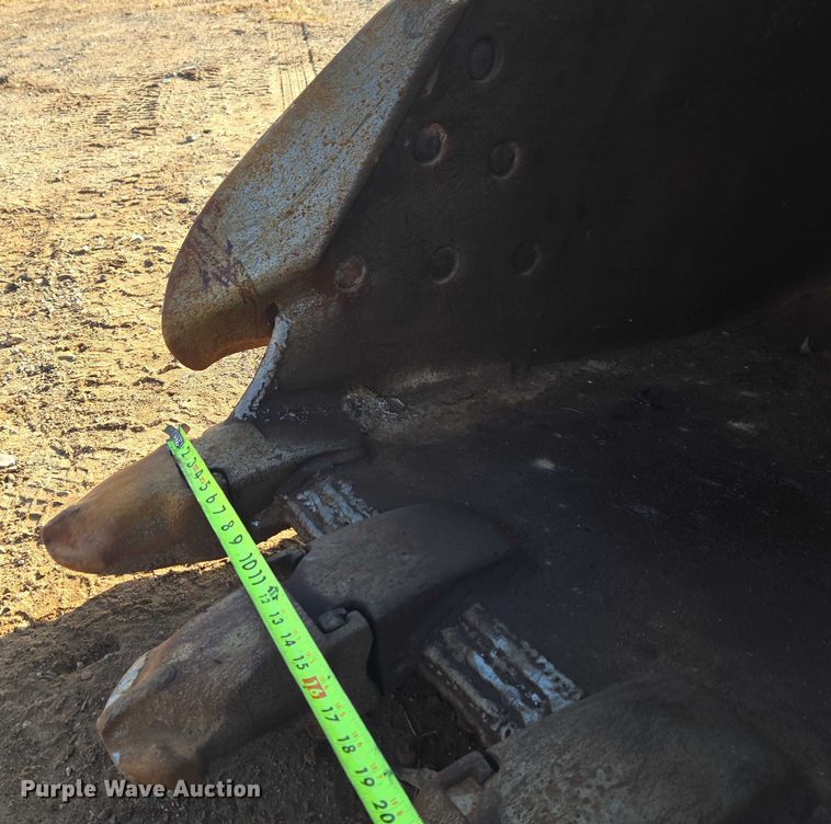 image for item ET5375 2005 Volvo EC210B LC excavator