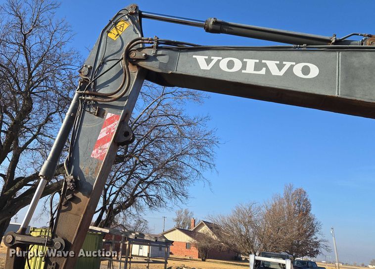 image for item ET5375 2005 Volvo EC210B LC excavator