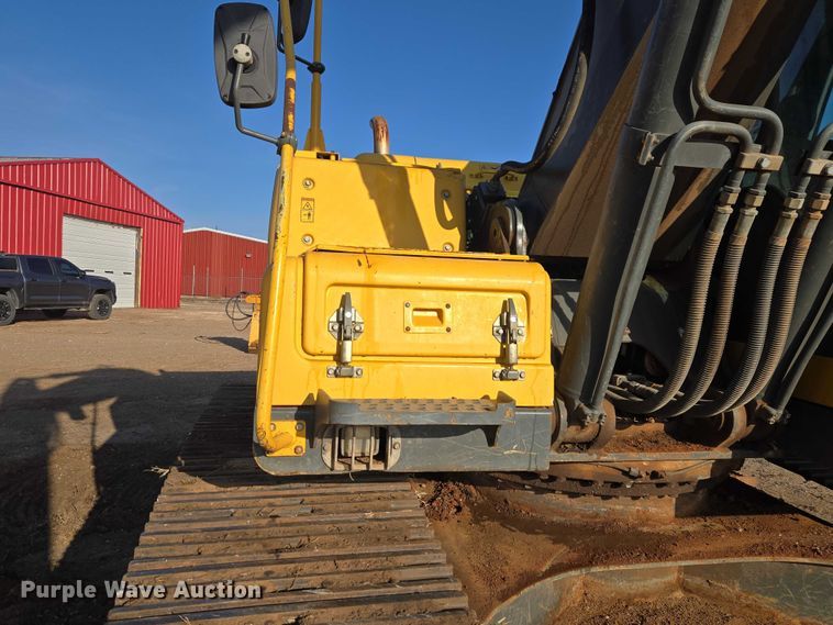 image for item ET5375 2005 Volvo EC210B LC excavator